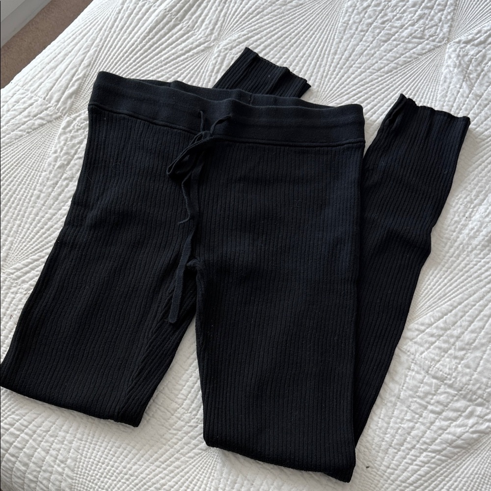 Black Ribbed Leggings